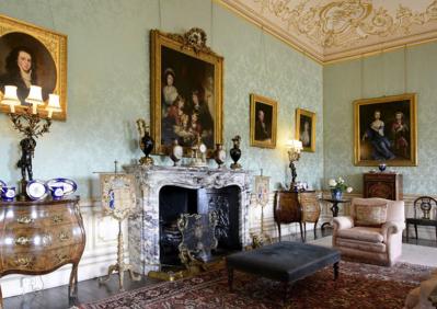 The fireplaces of Downton Abbey
