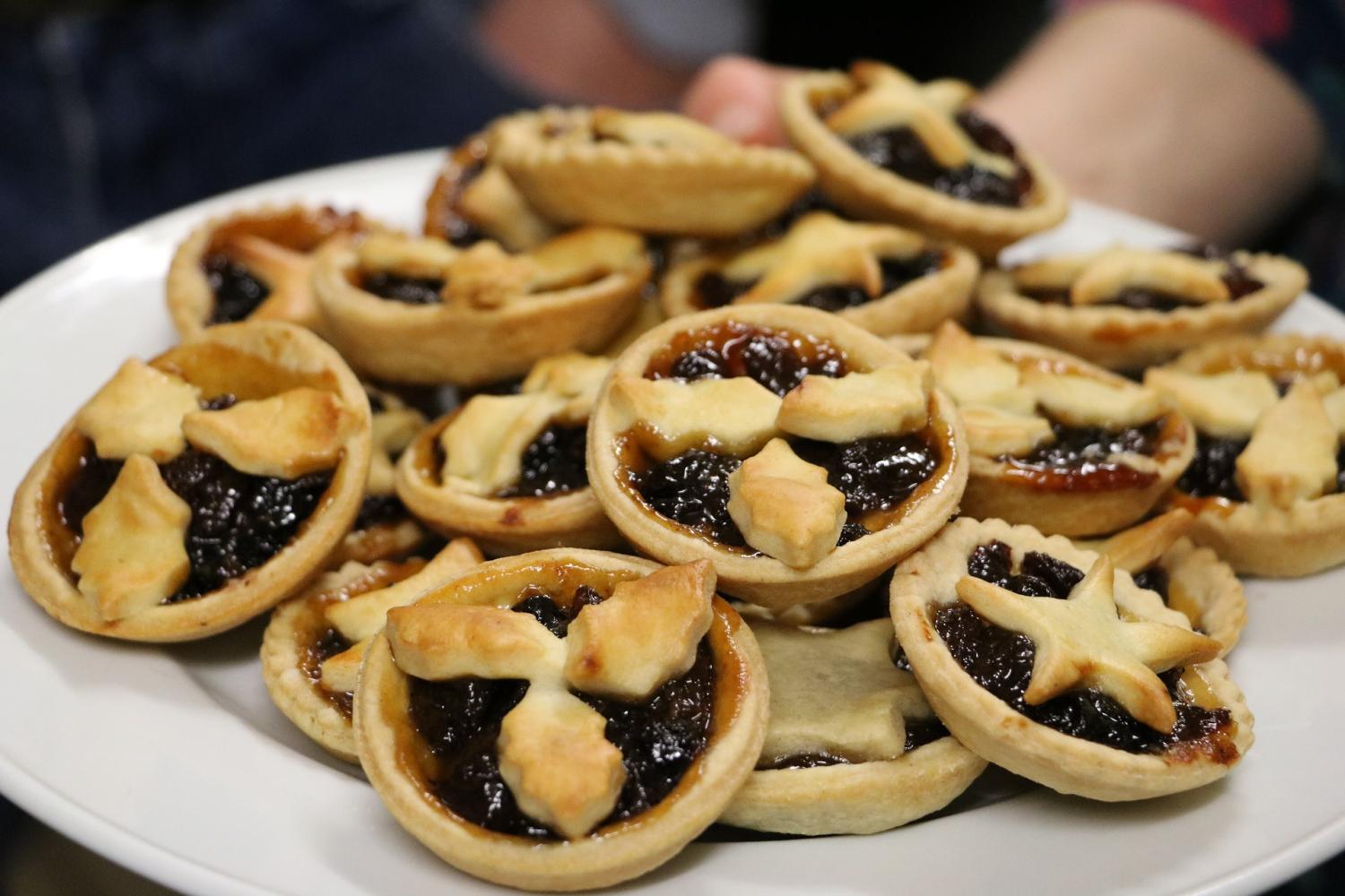 A heaped pile of mince pies